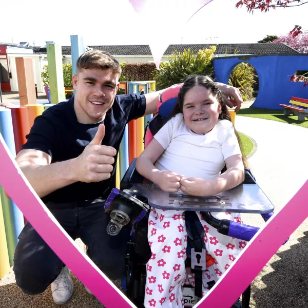 Leinster and Ireland Rugby Player, and LauraLynn ambassador Garry Ringrose launches Children’s Hospice Week 2023 at LauraLynn, alongside 11-year-old Natalia Zalewski. 