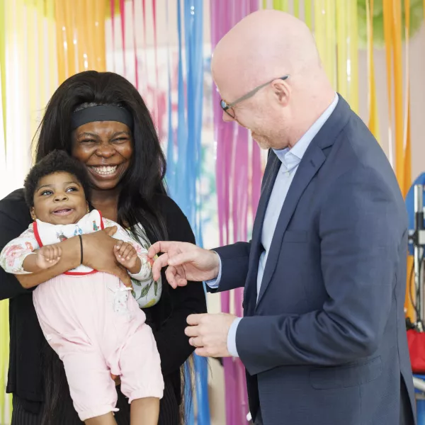 Minister Stephen Donnelly Visits LauraLynn as Galway Expansion Plans Unveiled