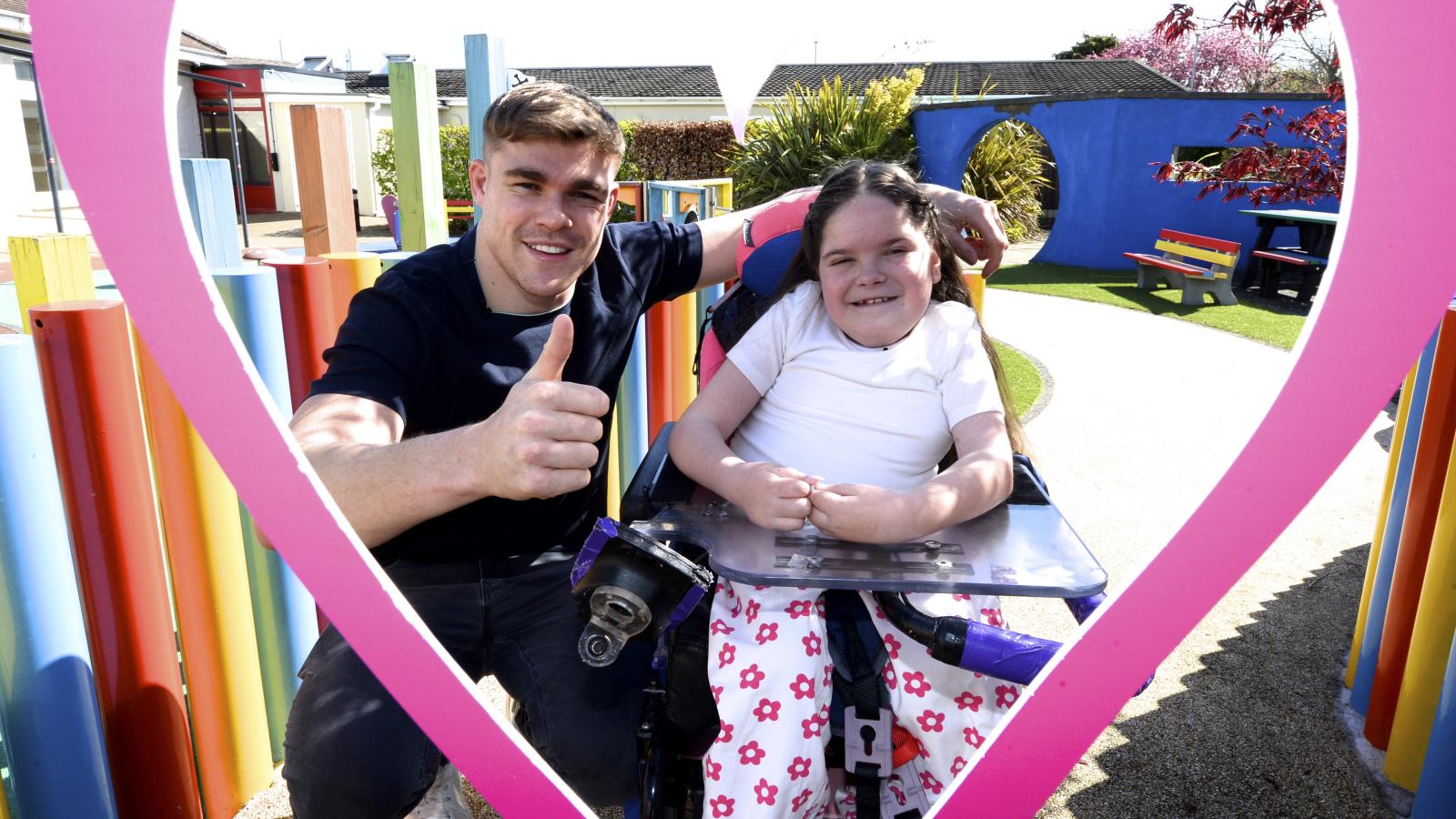 Leinster and Ireland Rugby Player, and LauraLynn ambassador Garry Ringrose launches Children’s Hospice Week 2023 at LauraLynn, alongside 11-year-old Natalia Zalewski. 